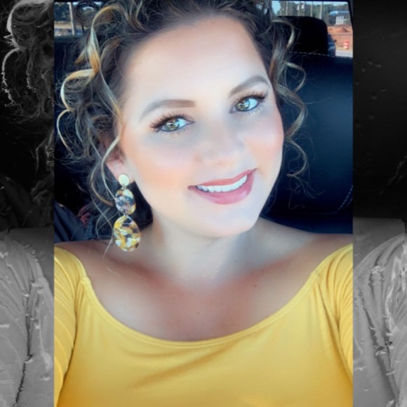 Meet this Posher! - Picture 6 of 6